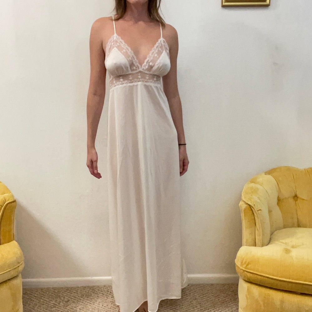 White Nylon/Lace Nightgown